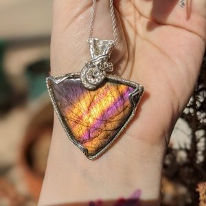 // Réservé// Pendentif Labradorite Violette-Orange et Argent Massif