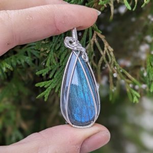 Blue-Green Labradorite Silver Pendant